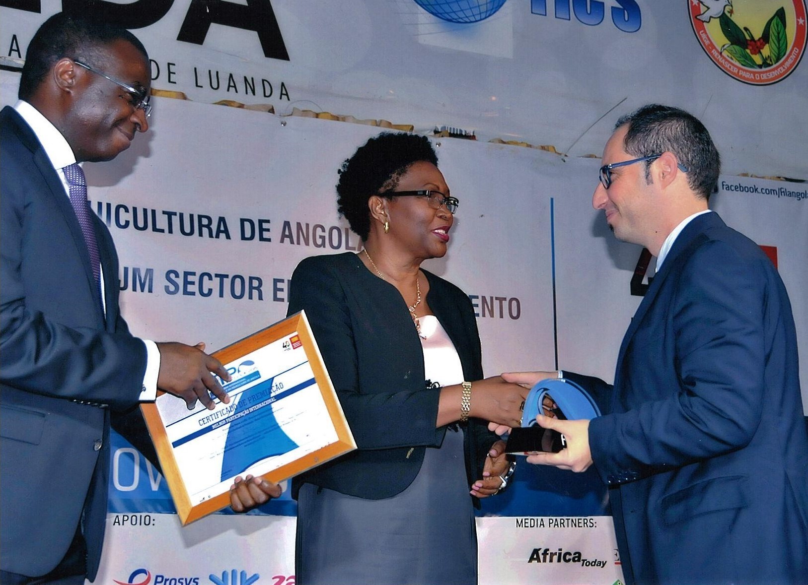 Awarded as the Best Blue Economy Initiative at the Closing Ceremony of the Luanda International Fair by the Minister of Fisheries